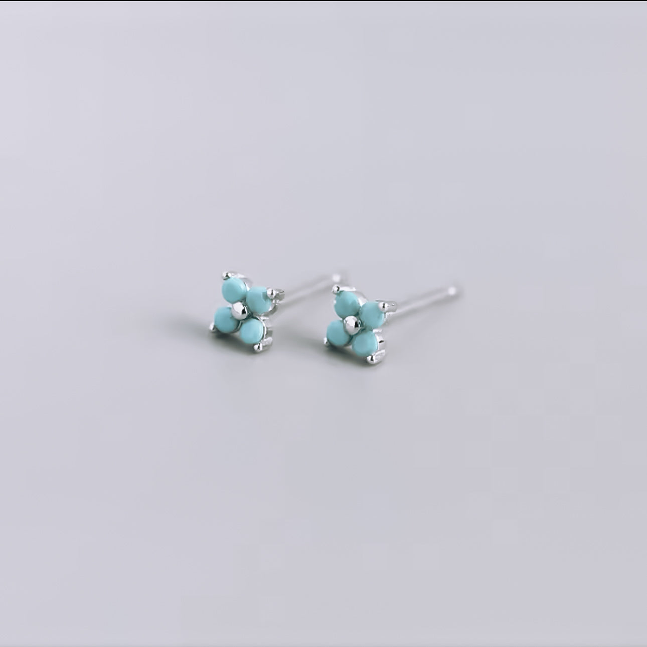 Blue crystal flower studs