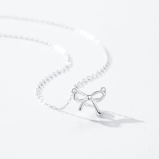 Bow necklace