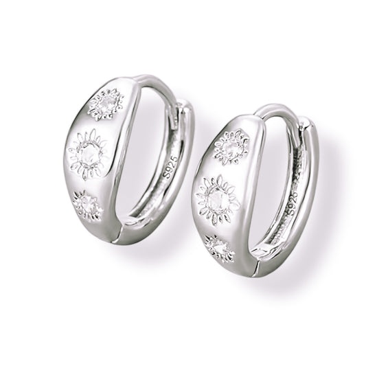 Triple crystal huggies